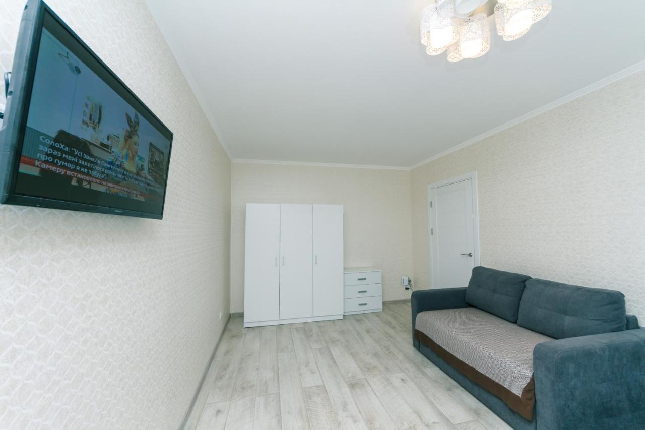 Прекрасная Квартира У Метро Политехнический Институт Kiev Ngoại thất bức ảnh